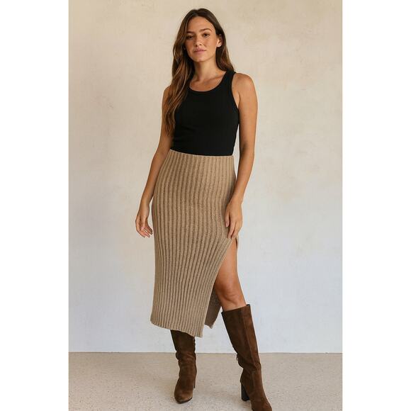 Ralph Lauren Crochet Knit skirt Side Slit NWT M - Picture 1 of 8